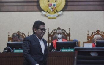 Sidang Hasto Kristiyanto, Jaksa KPK Hadirkan Riezky Aprilia dan Saeful Bahri