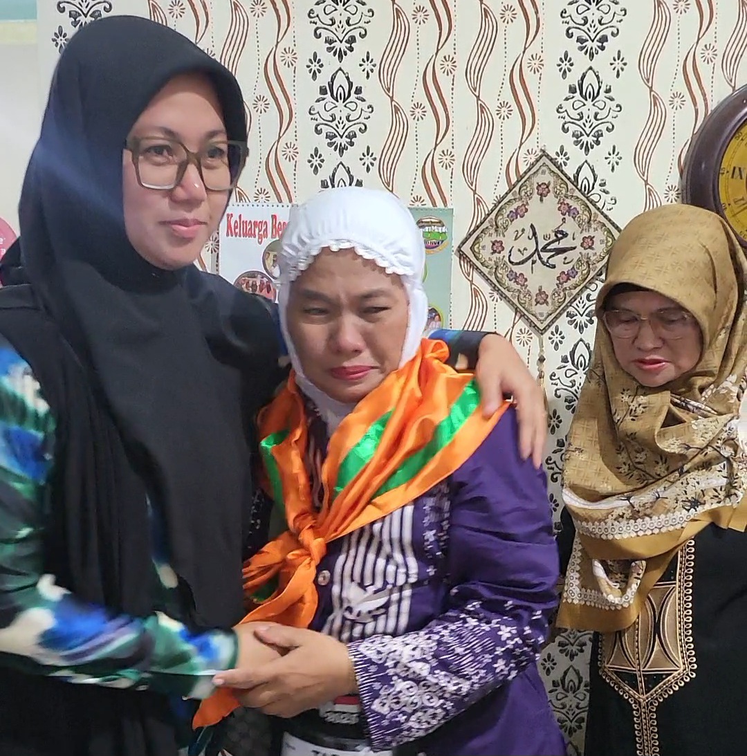 Tukang Peyek dari Bekasi Naik Haji: Perjalanan Iman dan Jerih Payah