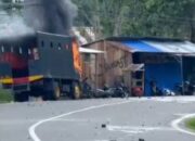 Demo Mahasiswa Universitas Cendrawasih Ricuh, Satu Truk Polisi Dibakar