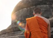 Waisak 2025: Ratusan Umat Buddha Gelar Doa Bersama di Candi Borobudur