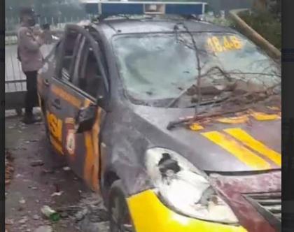 Bandung Membara Pasukan Hitam Obok-Obok May Day, Mobil Polisi Dibakar