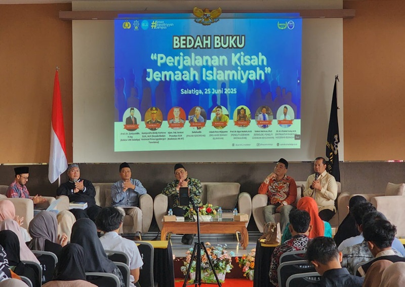 Bedah Buku Perjalanan Kisah Jemaah Islamiyah di UIN Salatiga - Holopis
