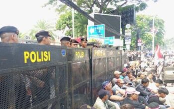 Polisi Kawal Demo Nelayan Banten di KKP