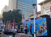 Kapolri Pimpin Pelepasan 700 Buruh Korban PHK ke Tempat Kerja Baru