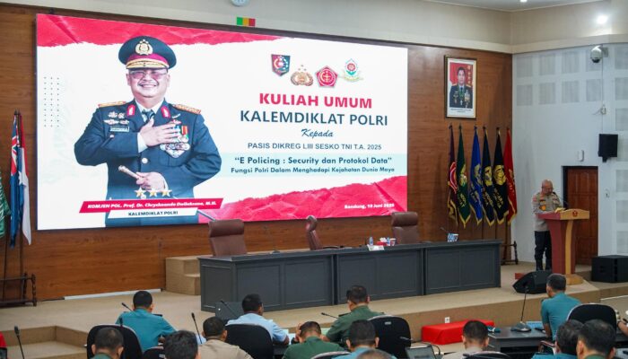 Menjadi Pemimpin Berintegritas: Kuliah Umum Kalemdiklat Polri di Sesko TNI