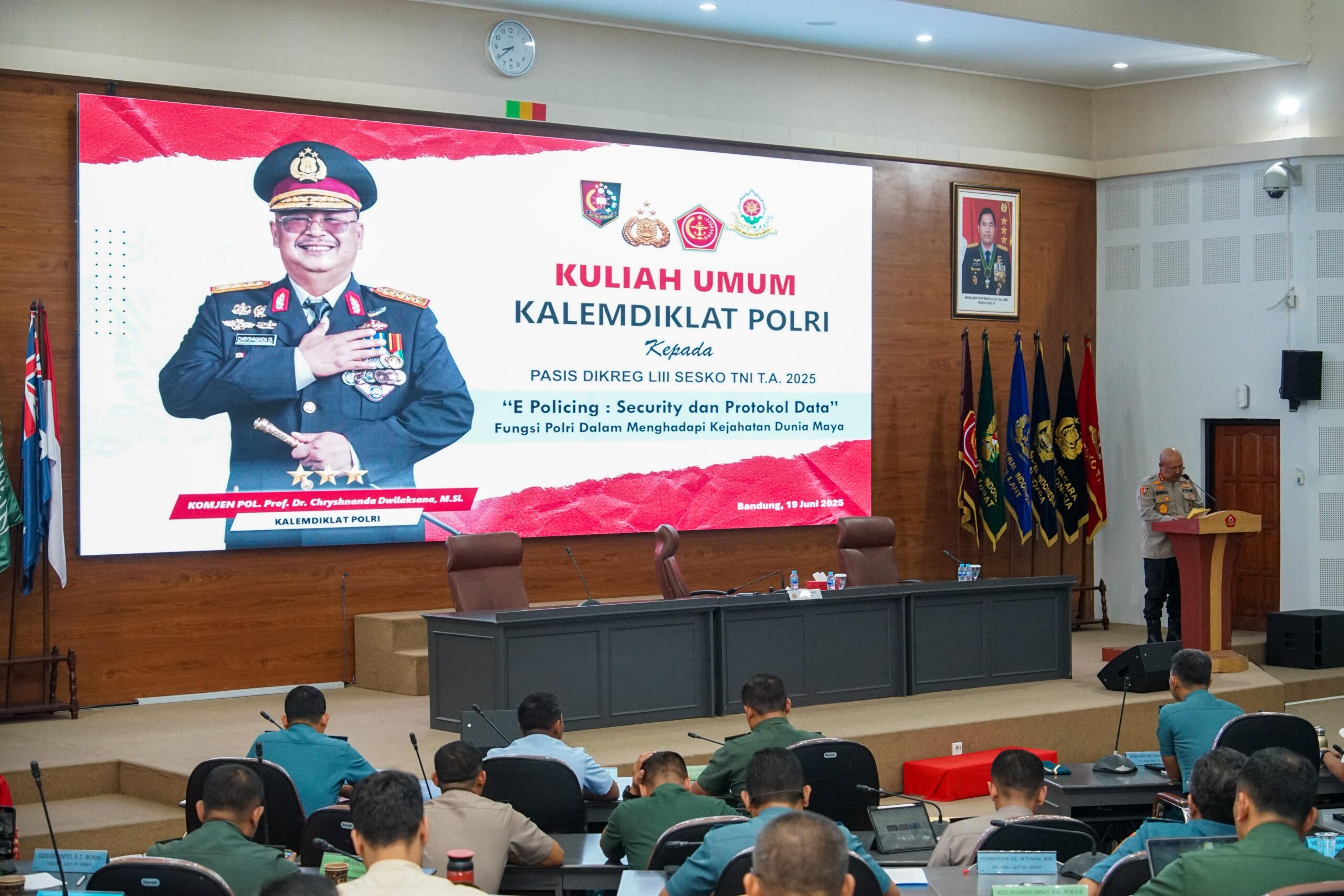Menjadi Pemimpin Berintegritas: Kuliah Umum Kalemdiklat Polri di Sesko TNI