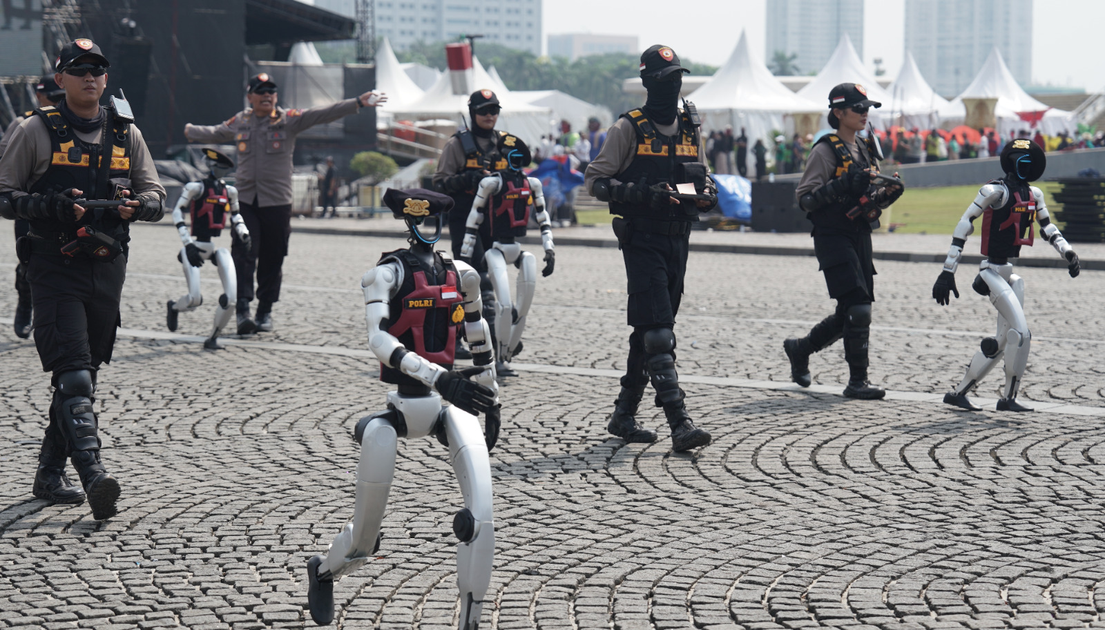 Robot Humanoid dan K9: Inovasi Teknologi Polri dalam Syukuran Hari Bhayangkara ke-79
