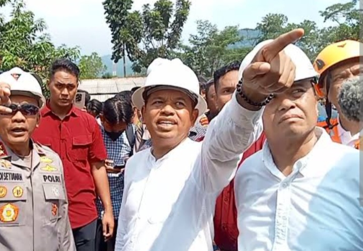 Dedi Mulyadi Perintahkan Wali Kota Bekasi Pasang Palang Pintu Otomatis dalam Seminggu