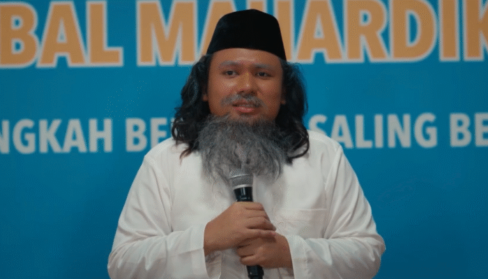 Keanu Agl Jadi Ustadz di Film Agen +62