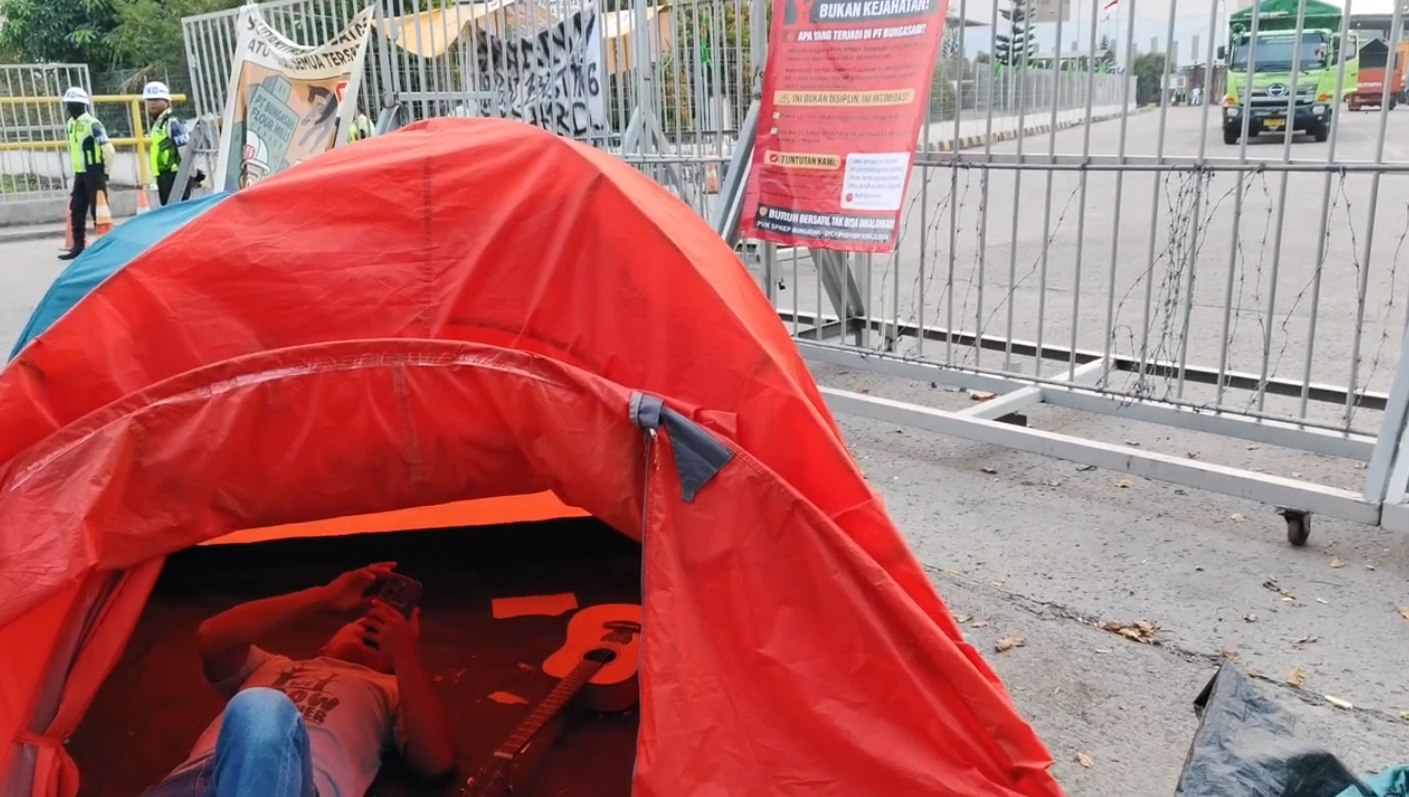 Mogok Kerja Berujung PHK, Puluhan Buruh PT Bungasari Dipecat