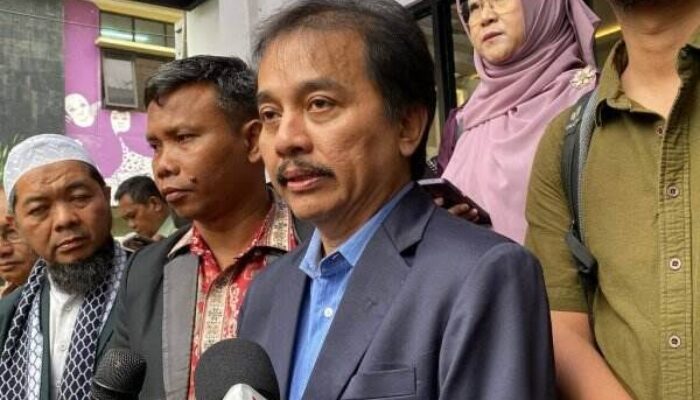 Usai Tuduhan Ijazah Palsu, Kini Muncul Skripsi Palsu ! Upaya Roy Suryo cs Berkelit dari Tuduhan yang Tak Bisa Mereka Ributkan Lagi