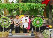 Hari Bhayang kara ke-79: Kapolri Jenderal Listyo Sigit Prabowo Ziarah ke Makam BJ Habibie & Jenderal Hoegeng