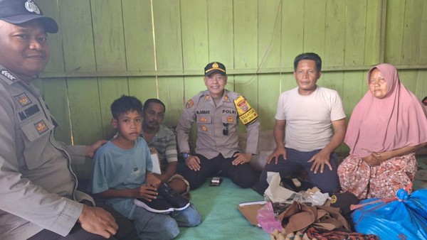 Polisi Bantu Bocah di Sulteng Terancam Putus Sekolah, Biayai HinggaLulus