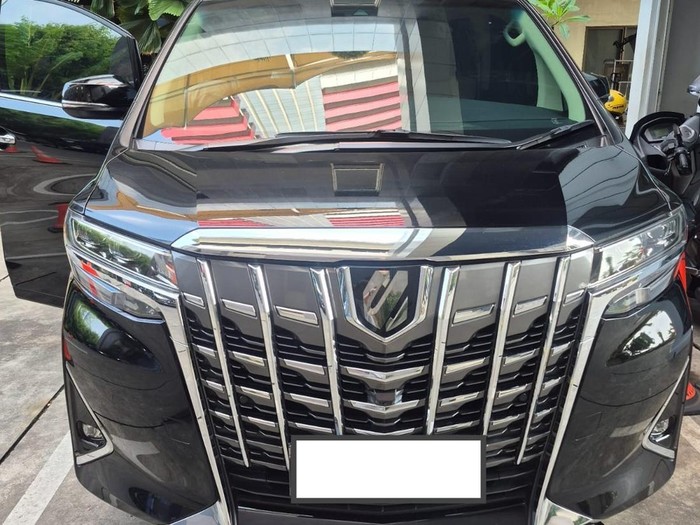 Alphard Lembaga Pembiayaan Ekspor Indonesia