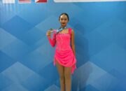 Atlet Remaja Putri Figure Ice Skating Isi Liburan Sekolah dengan Mendaki Gunung Rinjani