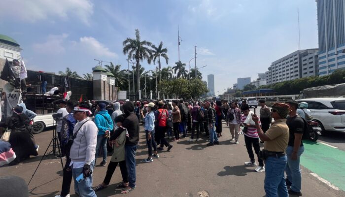 Rakyat Bergerak Di Gedung DPR/MPR! Aksi Gerakan Suara Keadilan Netizen dan MURYI Desak Segera Sahkan RUU Perampasan Aset