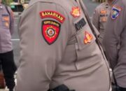 Viral Mahasiswa Beri Uang ke Saku Polisi, Netizen Geram: Kritik Boleh, Tapi Jangan Lecehkan Institusi! Masih Banyak Polisi Baik
