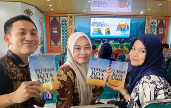 Khilafatul Muslimin Gelar Diskusi dan Bedah Buku “Tuhan Kita Sama” Karya Ken Setiawan