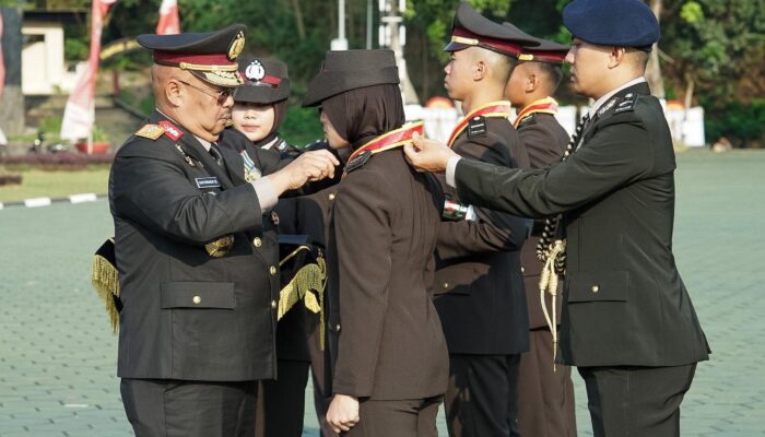 100 Perwira SIPSS 2025 Resmi Dilantik, Kalemdiklat Polri: Polisi Harus Jadi Teladan di Tengah Masyarakat