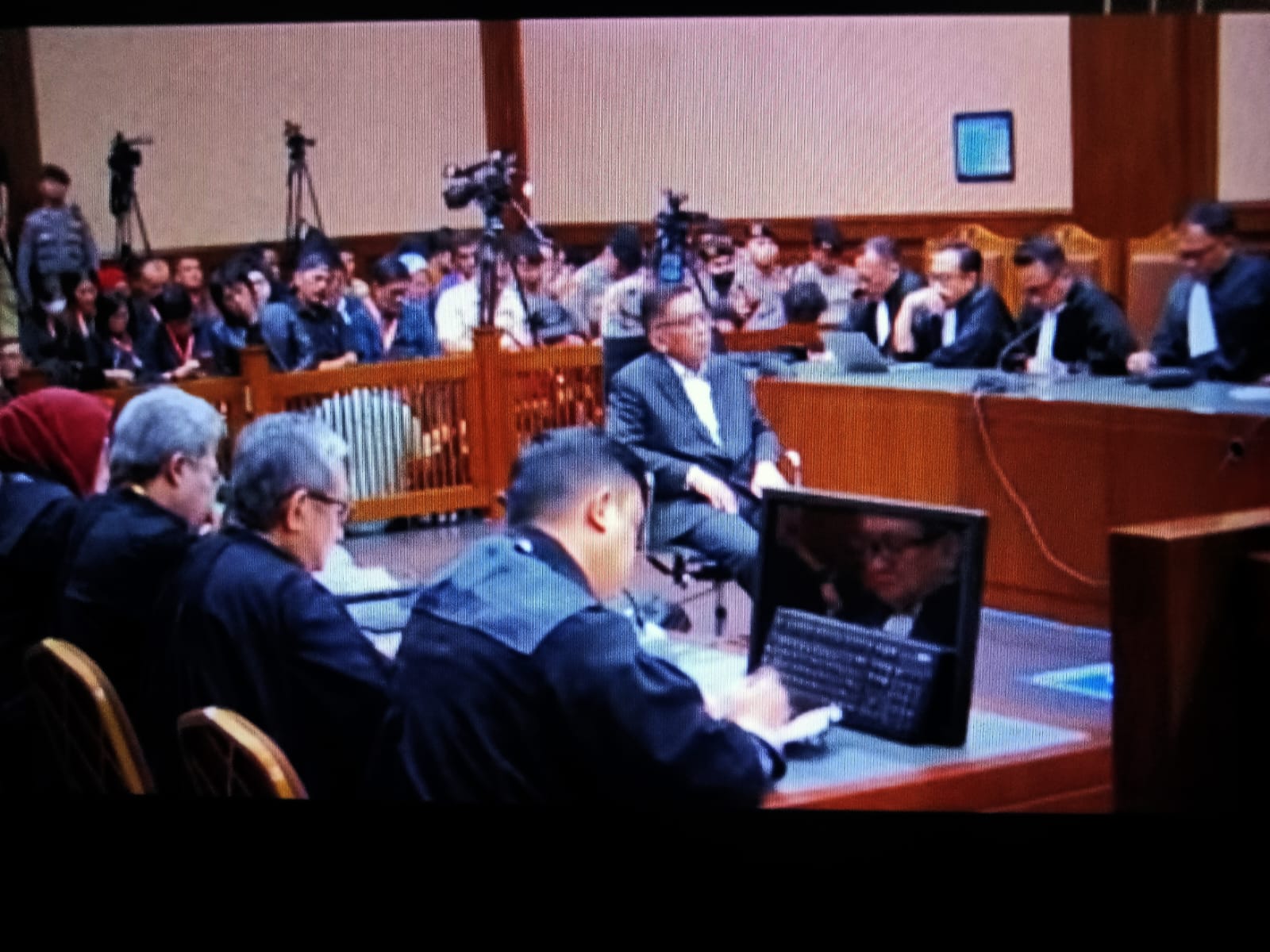 Hasto Kristiyanto Divonis 3 Tahun 6 Bulan Penjara Atas Kasus Harun Masiku