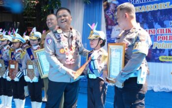 Kakorlantas Polri Beri Penghargaan ke Polisi Cilik