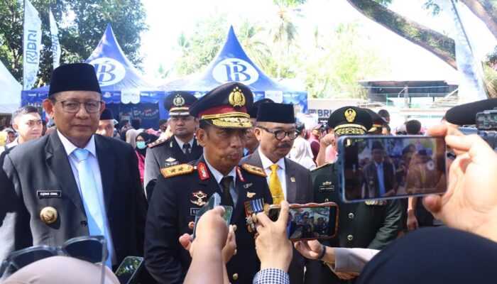 Kapolda Gorontalo Gelar Pasar Murah dengan 1.500 Paket Sembako di HUT 79 Polri