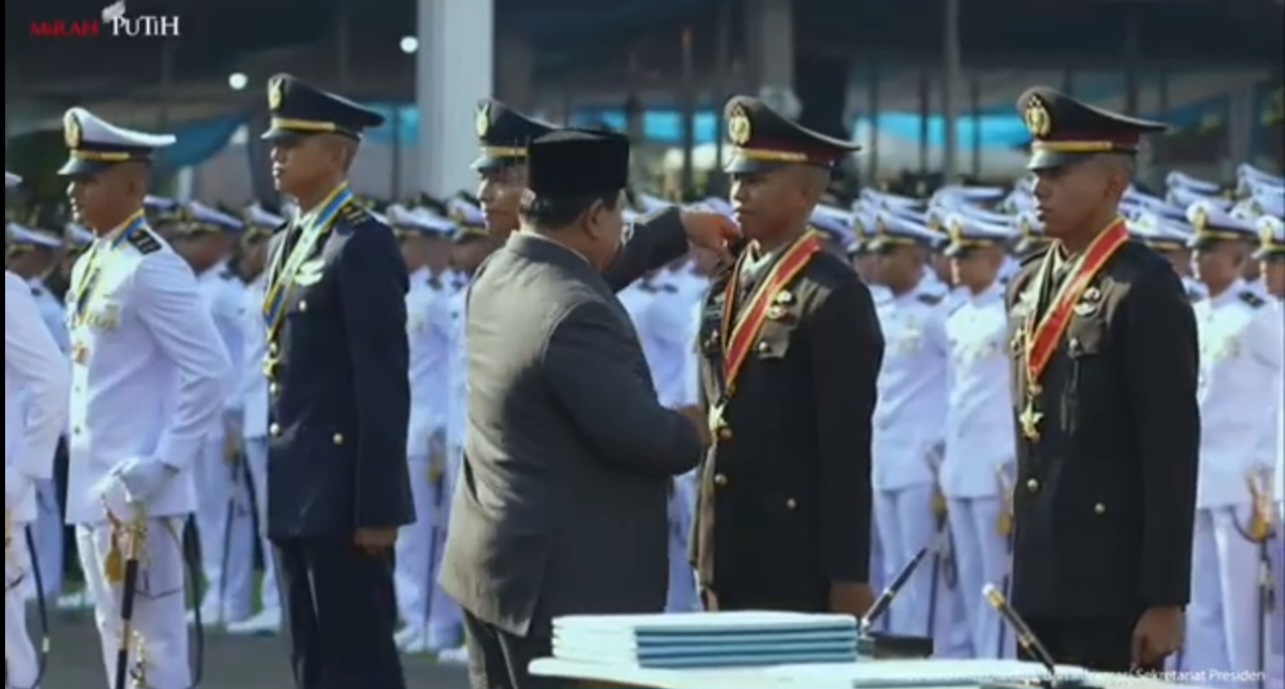 Presiden Prabowo Lantik 2000 Perwira Muda TNI dan Polri, Perintahkan Setia Pada NKRI