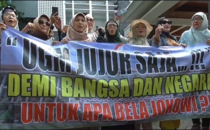 Alumni UGM Desak Jokowi dan Kampus Terbuka Soal Ijazah