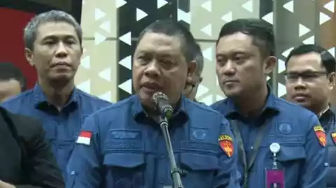Jadi Tersangka, Riza Chalid Ternyata di Singapura