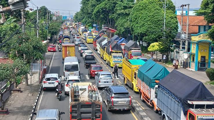 Zero ODOL Picu Chaos! Sopir Truk Mogok Massal, Jawa Terancam