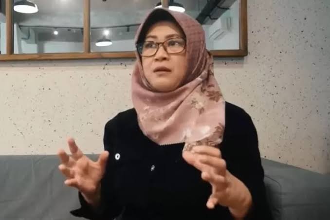Jokowi Sebut Ada Agenda Politik, Dokter Tifa: Justru Kita Sedang Bongkar Pemalsuan Ijazah!
