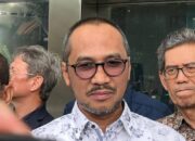 Jokowi Minta Penundaan Pemeriksaan Kasus Ijazah Palsu, Abraham Samad Pertanyakan Keterlibatannya