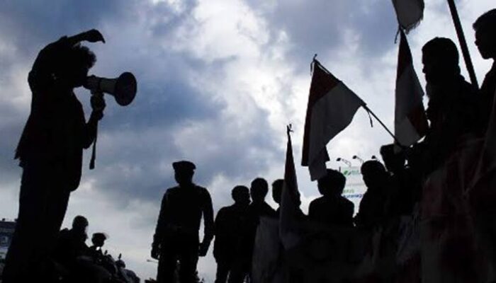 Bongkar-Bongkaran di Tubuh BEM SI! 10 Kampus Cabut, Tapi Sulawesi & Kalimantan Bilang: Kami Tetap Lawan untuk Rakyat!