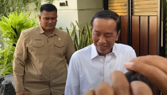 Tagar #JokowiWajibDiadili Trending di X