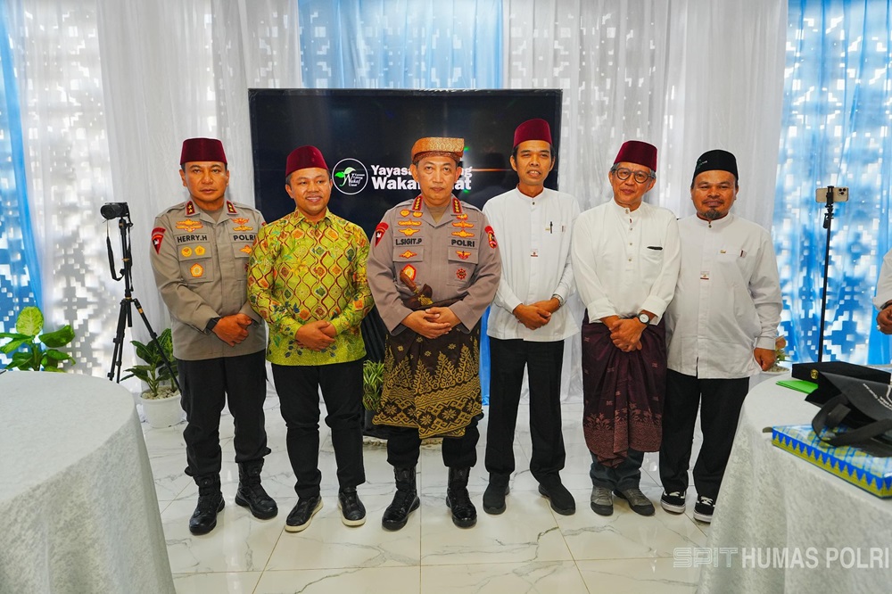 kapolri-sambang-petang-bersama-ustaz-abdul-somad-komitmen-jaga-kamtibmas-52