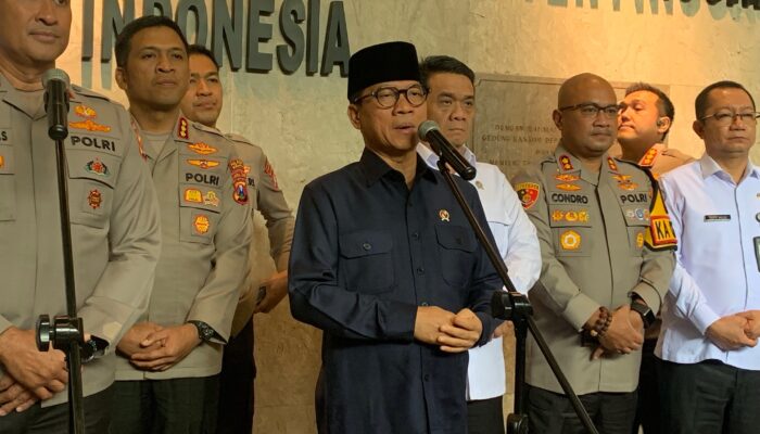 Peran Aktif Tangani Pengangguran di Desa, Mendes Beri Penghargaan Kapolda Banten & Jajaran