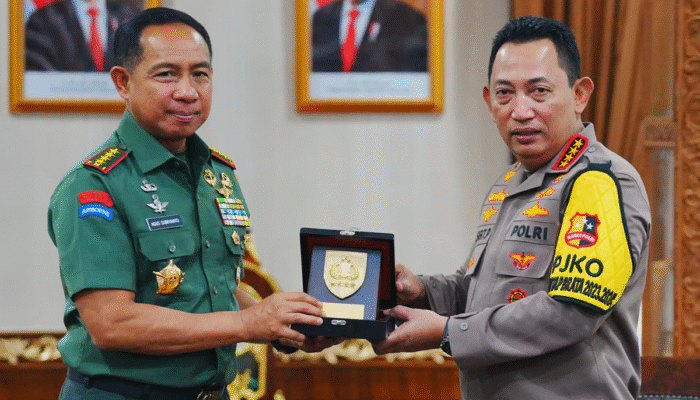 Presiden Senang Panglima dan Kapolri Tak Pelit Naikkan Pangkat Anggota Berprestasi