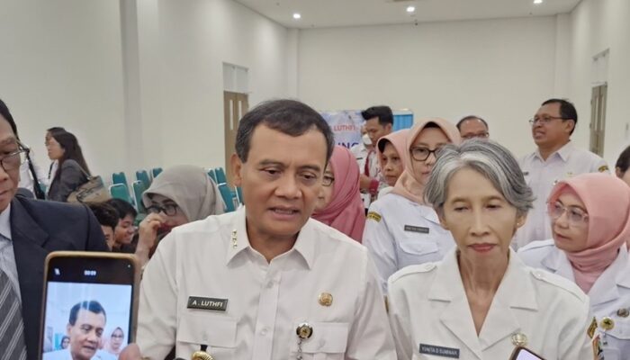 Gubernur Jateng Sebut Mekanisme Pemakzulan Buupati Pati ada di DPRD