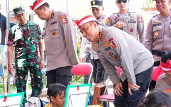 Bakti Sosial 35 Tahun, Wakapolri Jadi Panutan Anak-anak Semarang