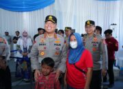 Wakapolri Sapa Warga Gunung Sindur dalam Bakti Sosial Sekolah Kemala Taruna Bhayangkara