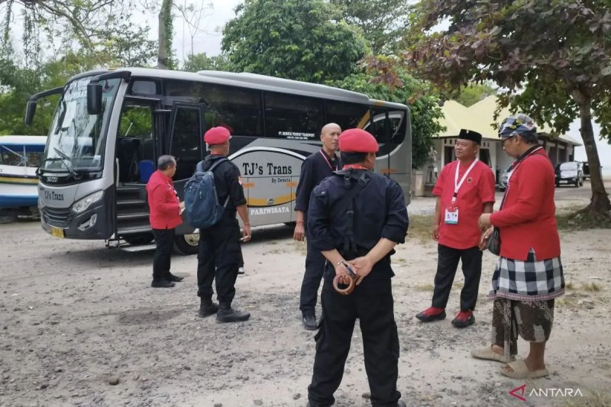 Kader PDIP Merapat Badung Bali dan Gunakan Tanda Pengenal Kongres 6