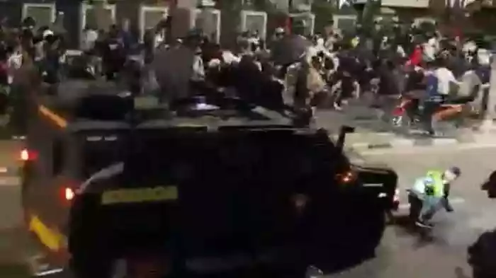 Tarian DPR di Atas Luka Rakyat: Polisi Jadi Tumbal