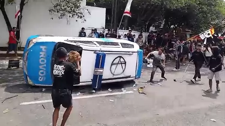 Anarko Dalang Kericuhan Demo Bupati Pati, Warga hingga Kapolsek Jadi Korban