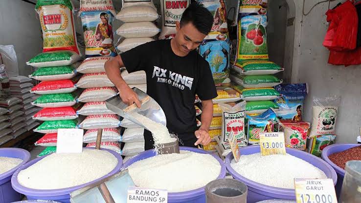 Geger Beras Oplosan! Pasar Cipinang Sepi, Puluhan Penggilingan Padi Gulung Tikar