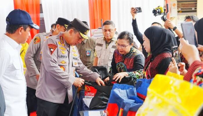 Kapolri Tinjau GPM di Kalbar, 310,25 Ton Beras SPHP Sudah Distribusikan