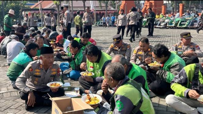 Aparat & Rakyat Bersaudara, Jangan Saling Bermusuhan