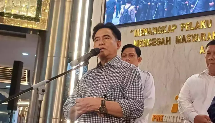 Setuju dengan Polisi, Yusril: TNI Tak Bisa Laporkan Ferry Irwandi atas Pencemaran Nama Baik