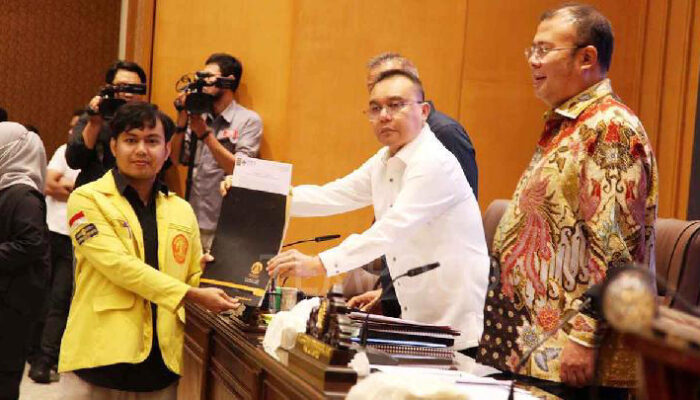 Viral Ketua BEM UI Versi Rektorat Bertemu Dasco