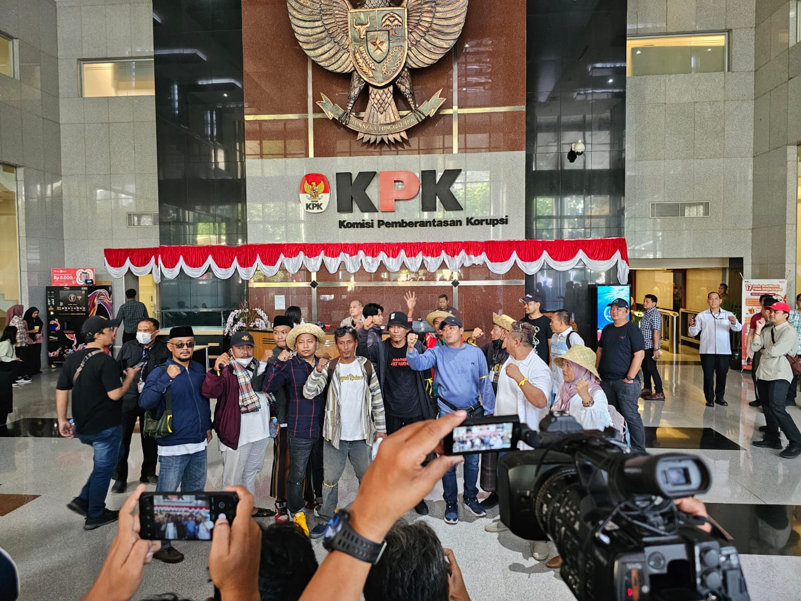 Gelar Aksi di KPK! Massa Pati Bersatu Desak Tersangkakan Bupati Sudewo