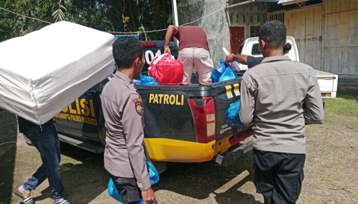 Sinergi ​Polres Nagekeo Bantu Korban Banjir Mauponggo Nagekeo